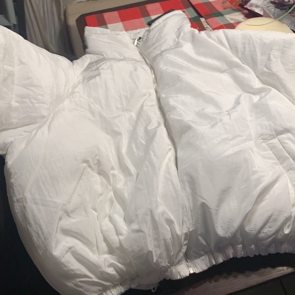 Pretty Little Thing Puff Jacket size 8 US - Picture 7 of 12